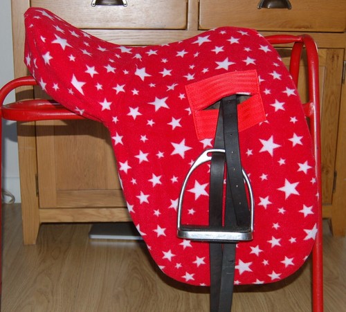 Fleece ride saddle cover - on,