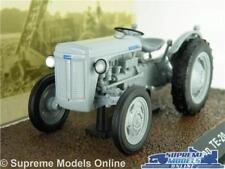 FERGUSON TE-20 TRACTOR MODEL VEHICLE 1:32 SCALE 1953 IXO 7517004 GREY FERGY K8
