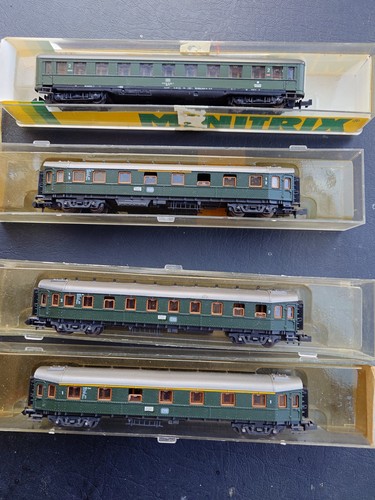 Roco gauge green coaches - green,
