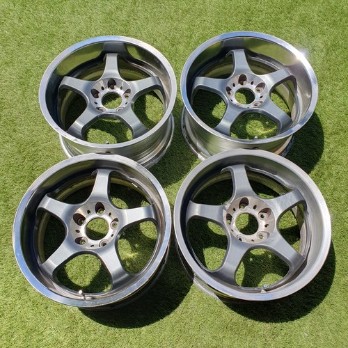 Desmond lonchamp 17x9 35 - desmond, xr-v