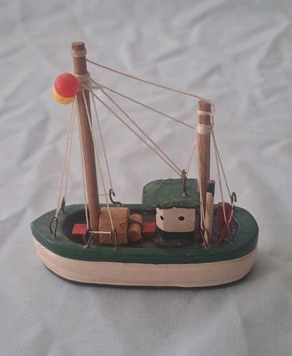 Hand painted model - hand, wooden