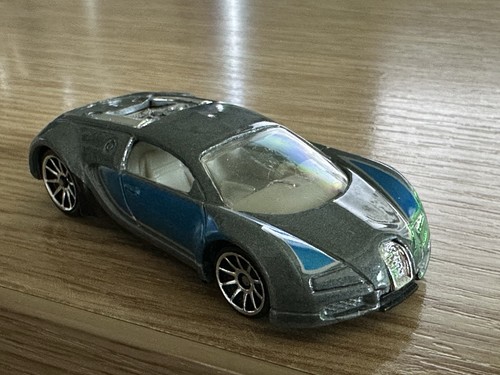 Hot wheels bugatti veyron - hot,