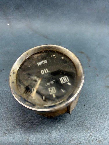 Smiths oil pressure gauge - smiths,