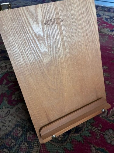 Winsor and newton medway table - and,
