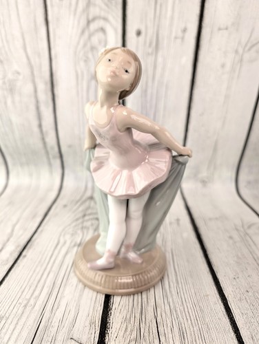Lladro nao figurine - nao,