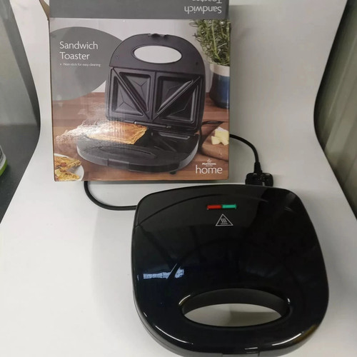 Sandwich toaster toastie - sandwich,