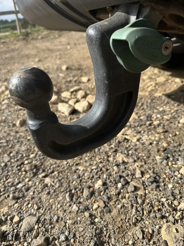 Detachable tow bar - bar, land