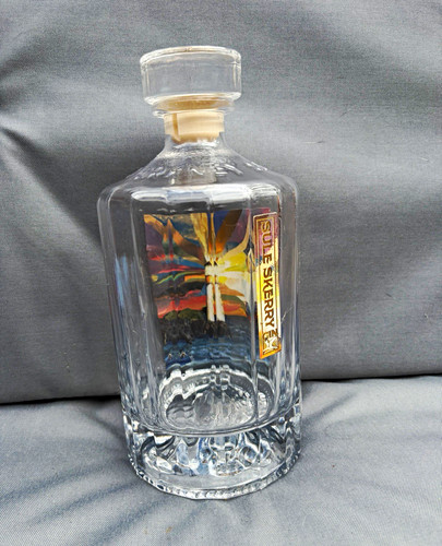 Clear glass decanter - ,