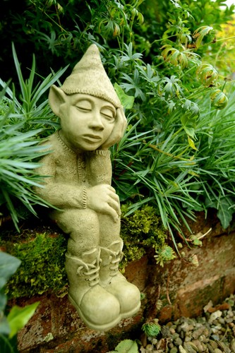 Paul the sleeping elf stone - the,