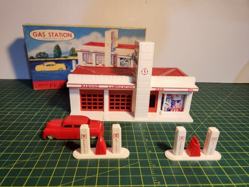 Vintage plasticville large gas - large,