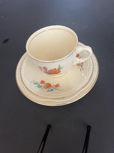 Clarice cliff newport pottery - clarice,