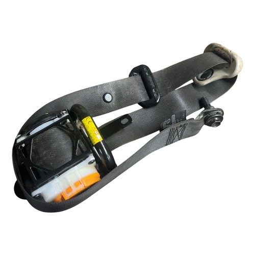 Toyota hilux seat belt - toyota,