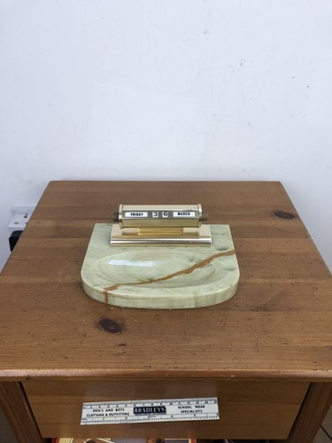 Vintage perpetual desk - vintage,