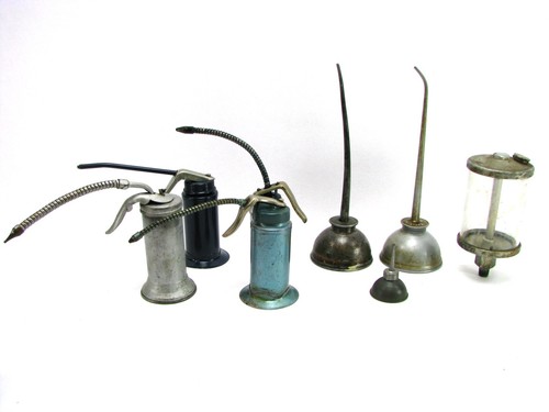 Oil can lot - can, thumb
