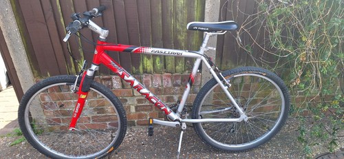Saracen fastrax mountain bike - saracen,