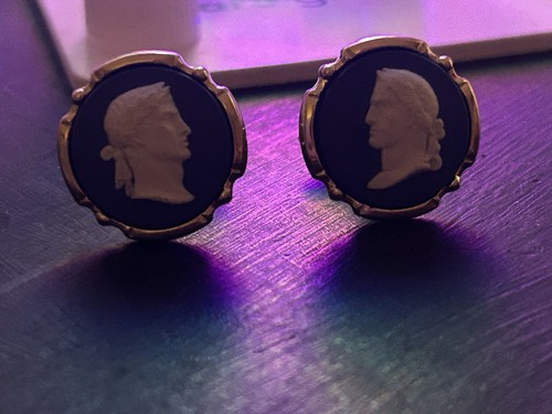Dark blue wedgwood cuff - dark, links