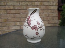 MOORCROFT POTTERY. SUKURA PATTERN VASE . 2009 . PAUL HILDITCH