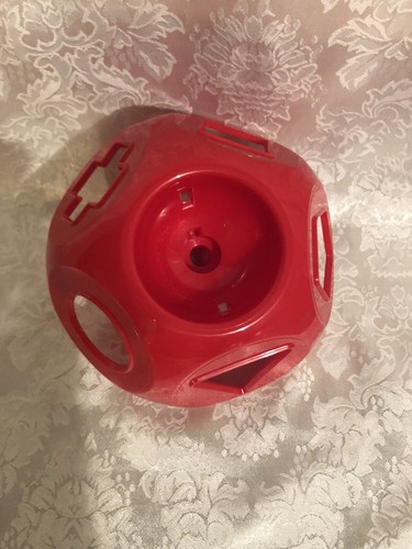 Tupperware red shape toy - tupperware, o