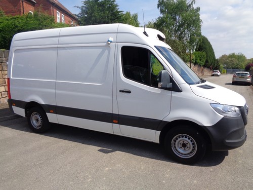 2023 plate mercedes - 72,