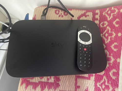 Sky box 2tb satellite - q, hd