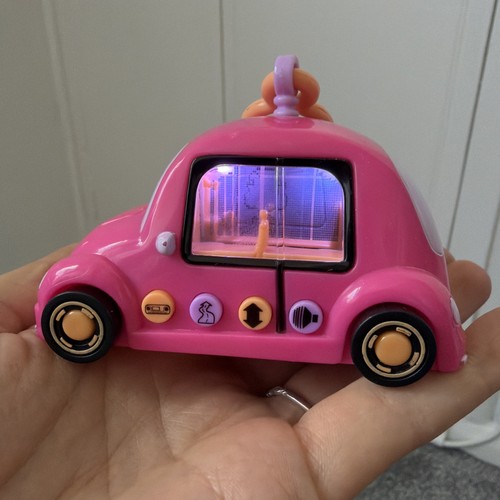 Pixel chix road trippin car - trippin',