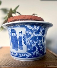 Vintage XL large  Chinoiserie jardiniere planter. Blue and white p