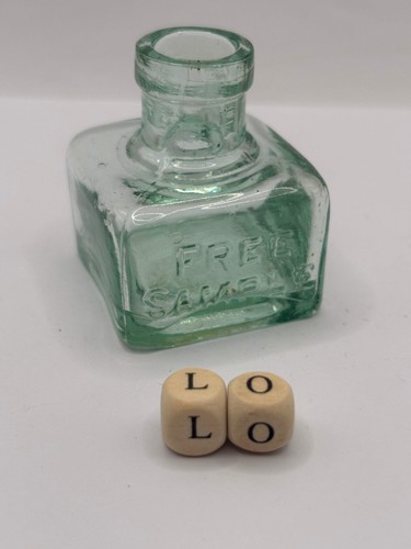 Old aqua glass inkwell free - old,