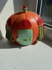 Fifi & The Flowertots Forget Me Knot Watering Can House Cottage Playset