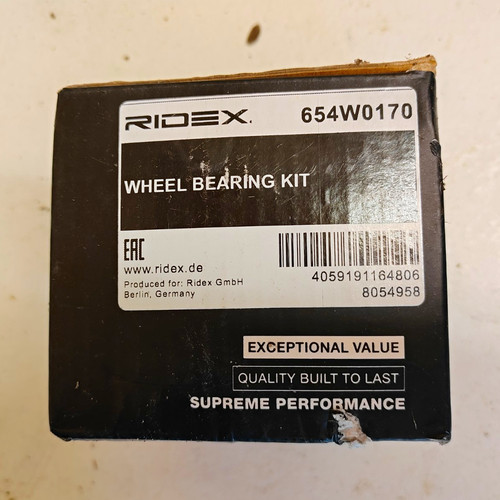 Mercedes w123 rear wheel - mercedes,