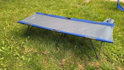 Quick fold folding camp bed