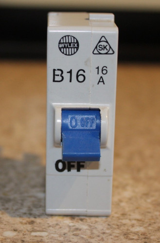 Wylex b16 16a plug without - ,