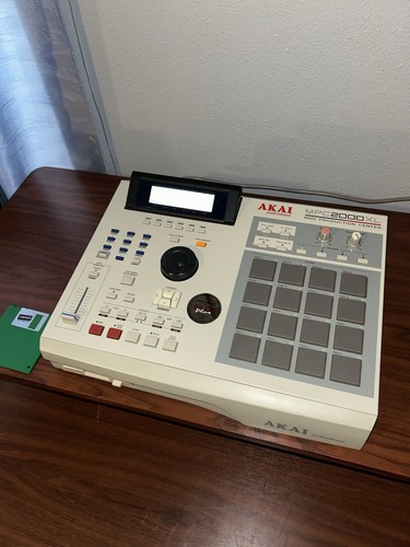 Akai mpc 2000xl - akai, 8