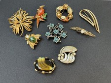 Vintage Brooches Inc Sarah