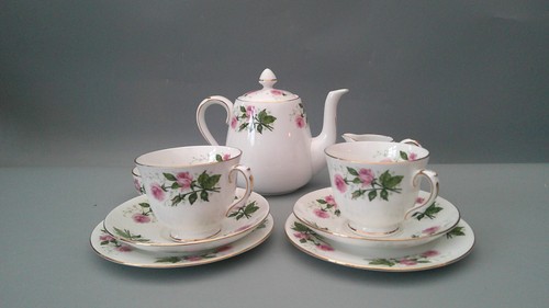 Crown staffordshire bone china - staffordshire,