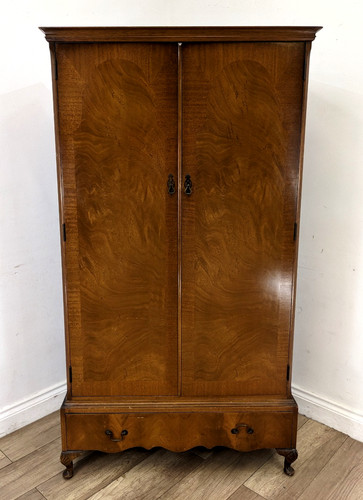 Wardrobe vintage walnut repro - walnut,