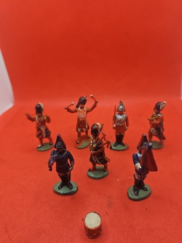 Unmarked 1950 toy soldiers - toy,