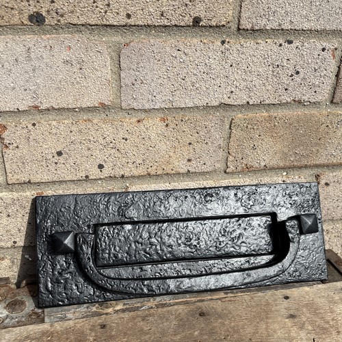 Antique vintage black cast - /,
