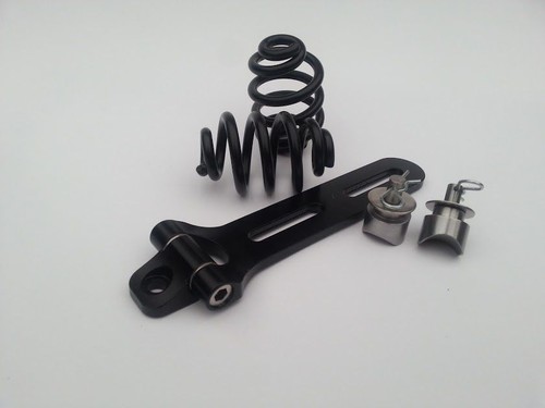 Solo seat mounting - mounting, springs