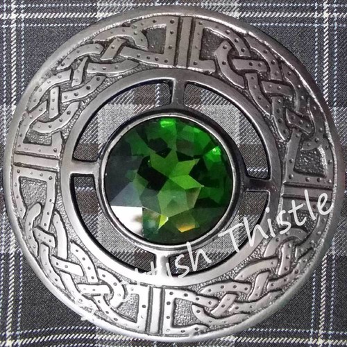 Scottish kilt fly plaid - fly, brooch