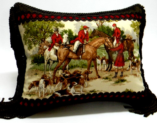 Equestrian english fox hunt - fox,