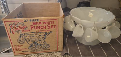 Vtg anchorglass milk glass - milk,
