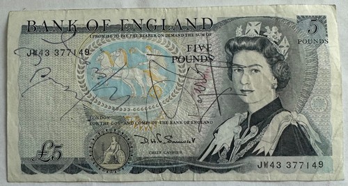 Signed note by queen - signed, £5