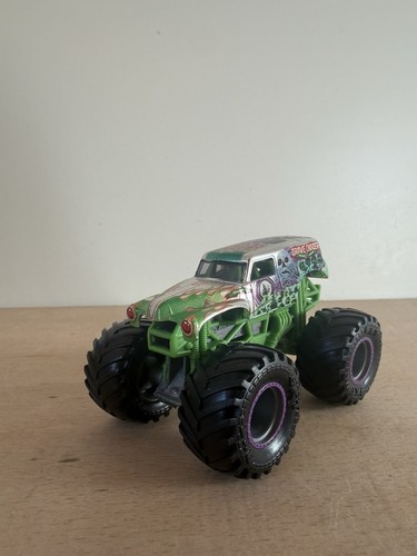 Monster jam grave digger 64 - monster,
