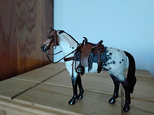 Scale custom western - custom,