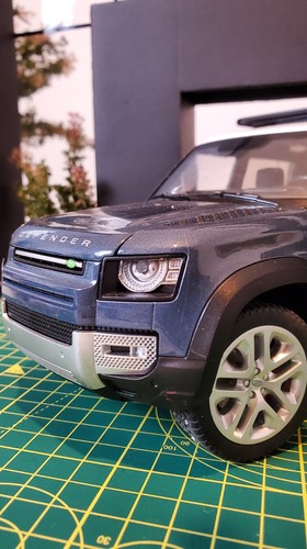 Land rover defender - 1:18,