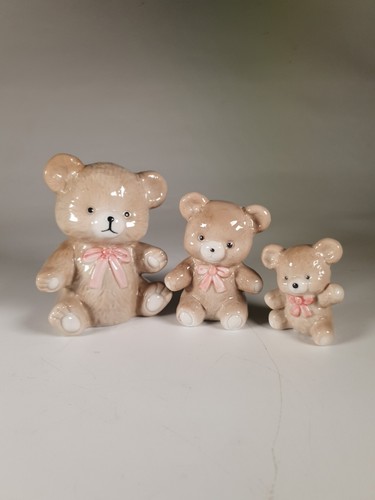 Teddy bears by john - ,