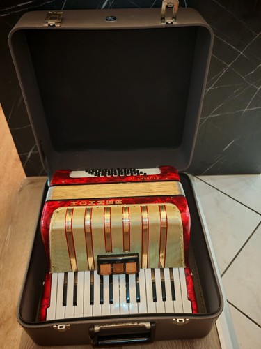 Accordion hohner student - accordion, iv