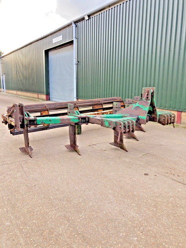 Cousins level lift sub soiler - cousins,