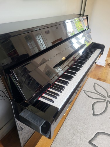 Yamaha c110a ebony upright - ebony,