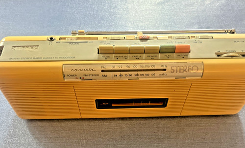 Realistic vintage am fm - vintage, am/fm